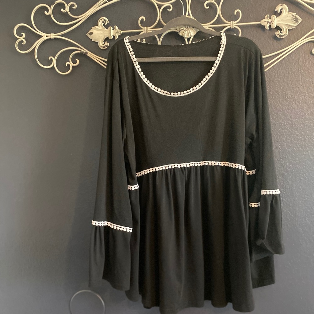 Black & white blouse!